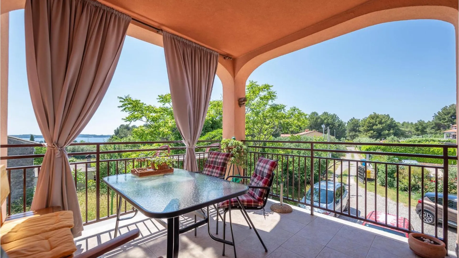 Amazing Apartment In Fazana With Kitchen